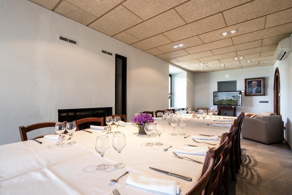 Hostatgeria Restaurant Els Angels Hotel Madremanya Kültér fotó